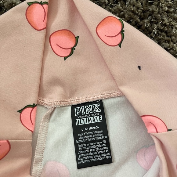 VS Peach Leggings 🍑 - Picture 5 of 6